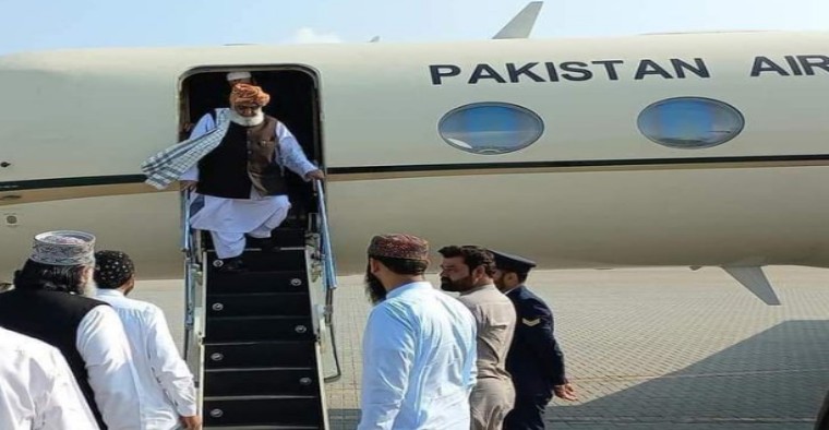Maulana Fazlur Rehman's use of an Air Force aircraft