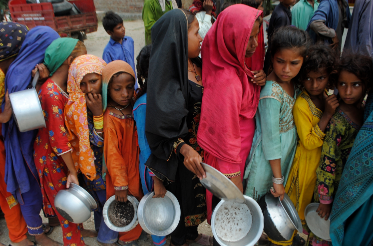 Women survived Pakistan’s floods but face worsening health crisis  | Today Headlines | USA News | URDUVILA